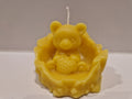 🐻 Bougie artisanale en cire d’abeilles – Petit ours gourmand